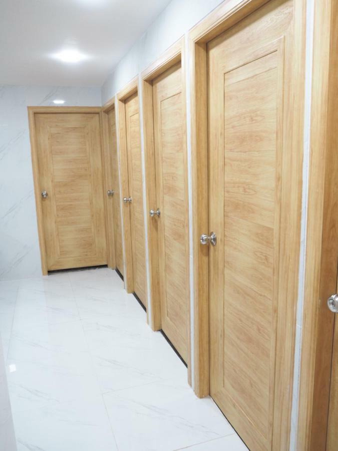 Terminal Hostel Лампанг Екстериор снимка