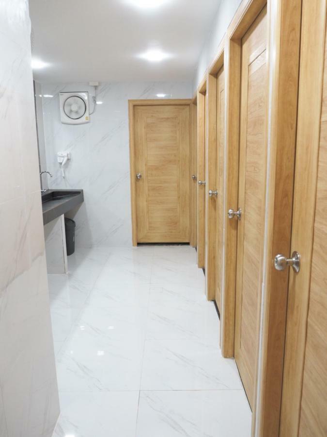 Terminal Hostel Лампанг Екстериор снимка